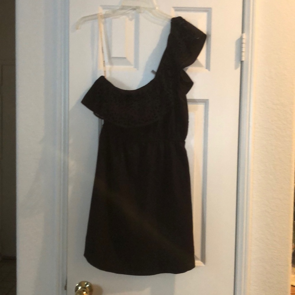 One shoulder black dress